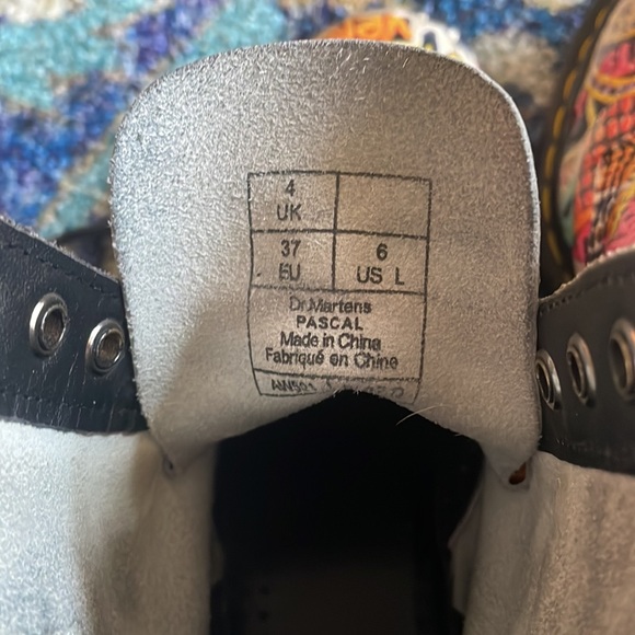 Dr. Martens size 6 limited edition excellent condition - Picture 6 of 6